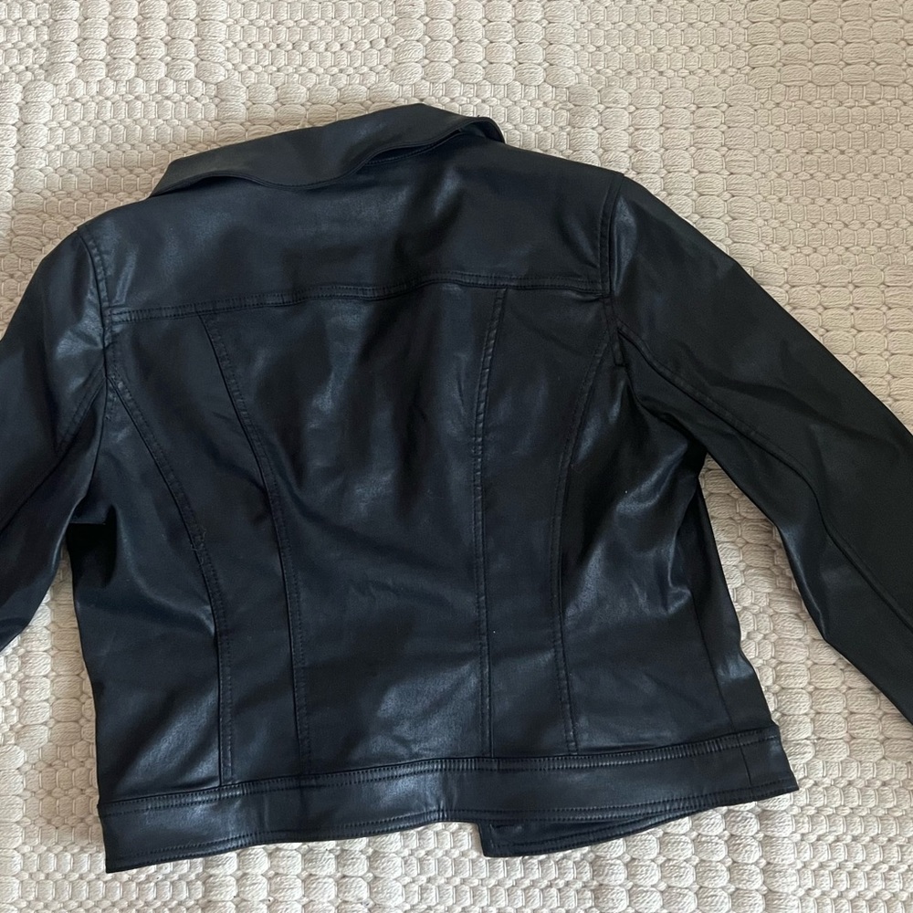 Women's Black Faux Leather Jacket - Picture 4 of 4